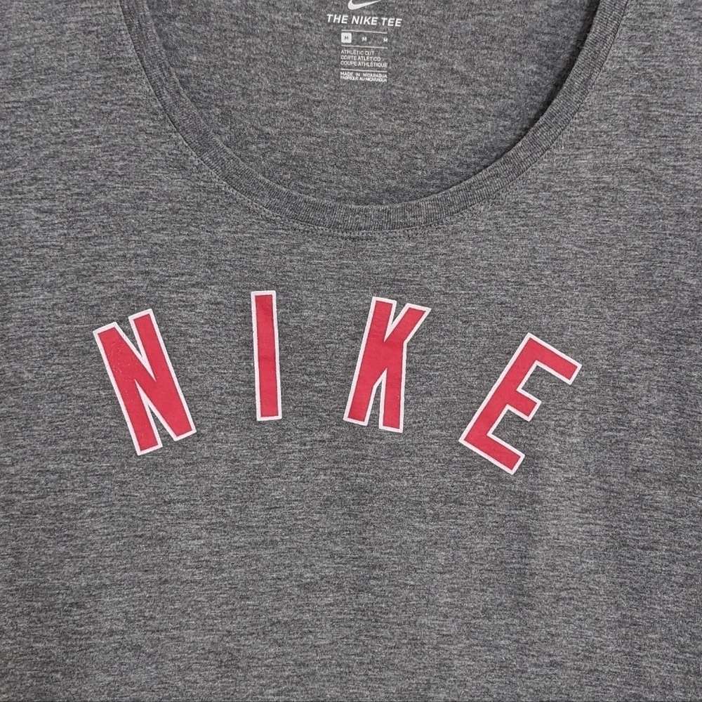Nike Women's The Nike Tee Medium Gray Red Nike Print - Picture 4 of 8